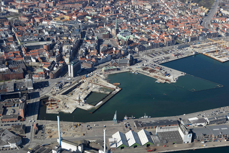 Foråret 2012: Resterne af Honnørkajen, Færgepieren og Pier 1