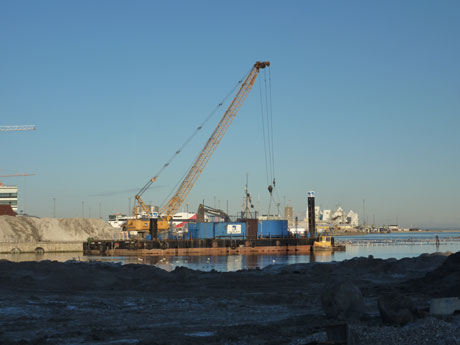 December 2012: Nedbrydning af Pier 1